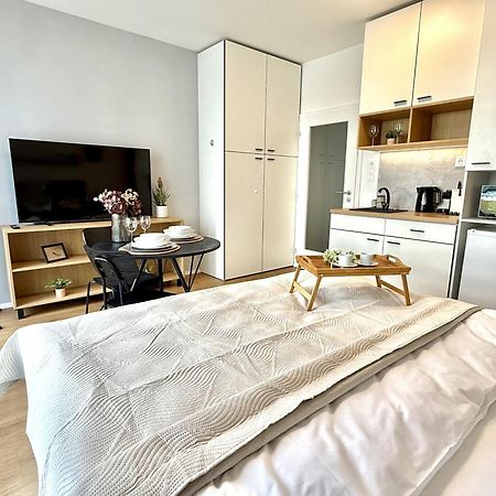 City Relax Apartments With Free Parking, 10 Mins Walk To City Centre Brno Esterno foto