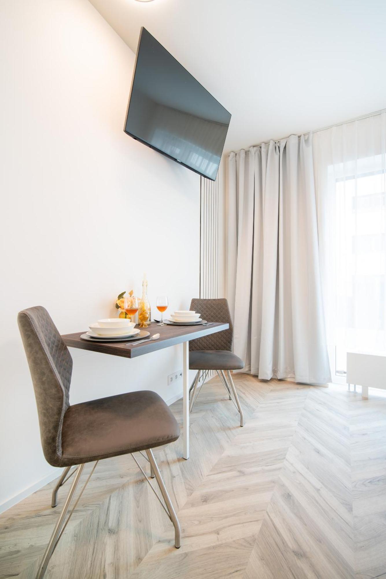 City Relax Apartments With Free Parking, 10 Mins Walk To City Centre Brno Esterno foto
