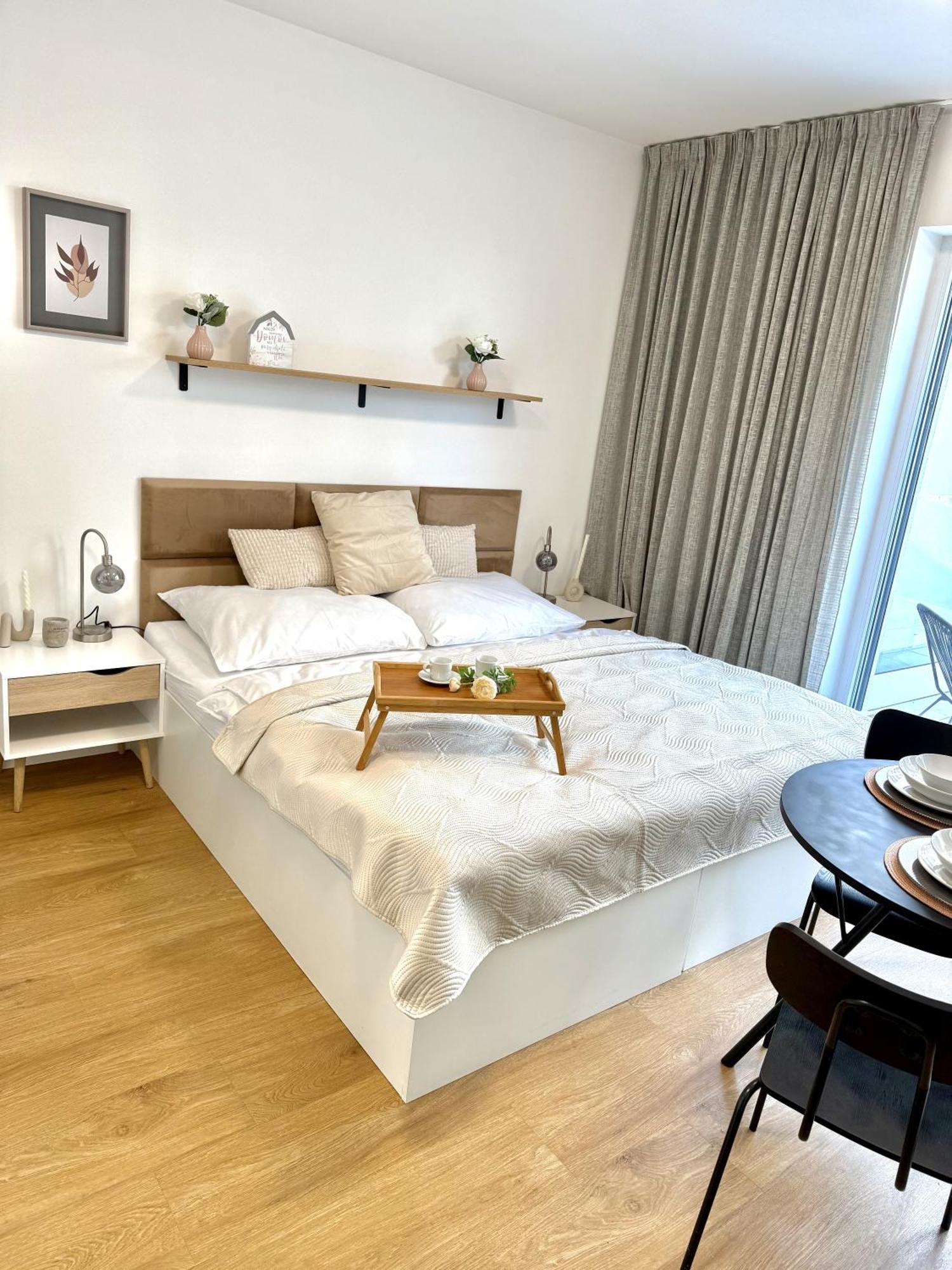 City Relax Apartments With Free Parking, 10 Mins Walk To City Centre Brno Esterno foto